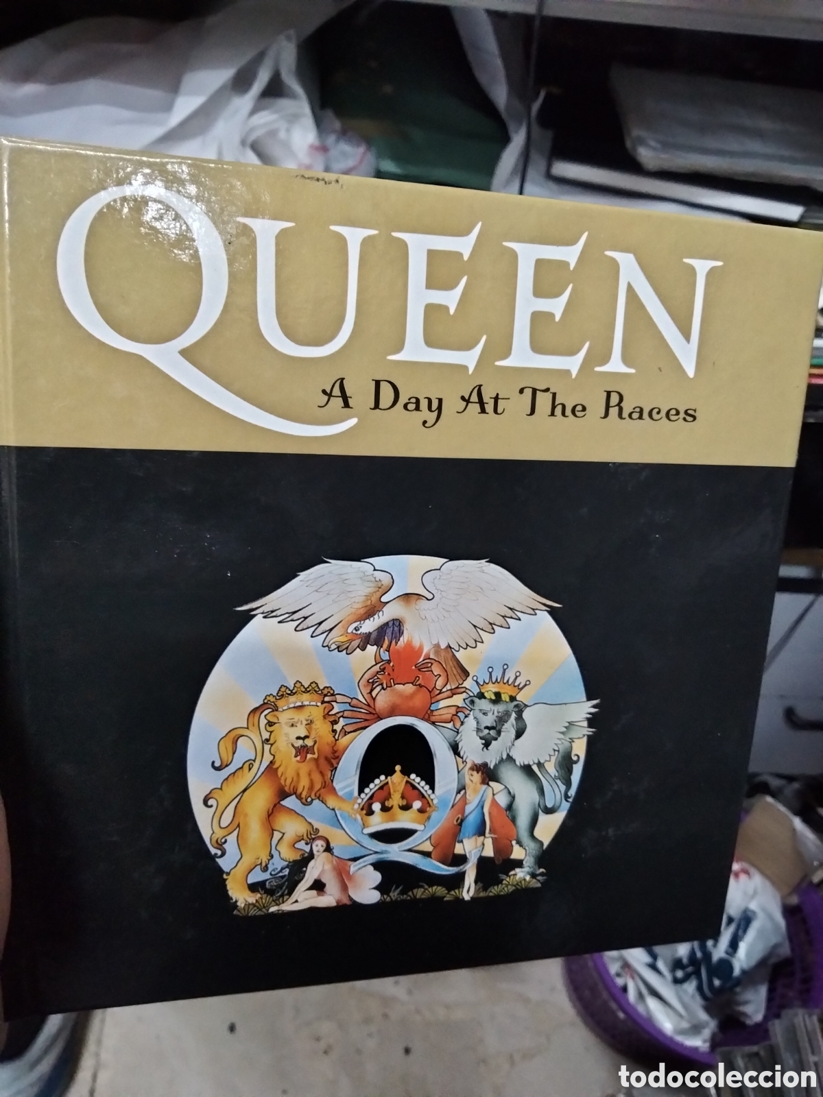 CDs de m&uacute;sica: QUEEN - A DAY AT THE RACES, CD-LIBRO - Foto 1