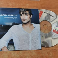 CDs de Música: RICKY MARTIN CAMBIA LA PIEL CD SINGLE PROMOCIONAL CARTON 2001 1 TEMA PAU DONES JARABE DE PALO