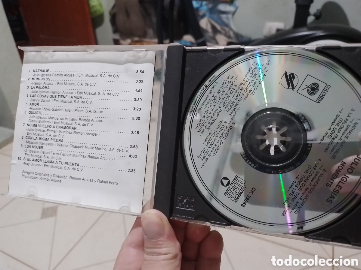 CDs de m&uacute;sica: Julio Iglesias CD Momentos - Foto 3