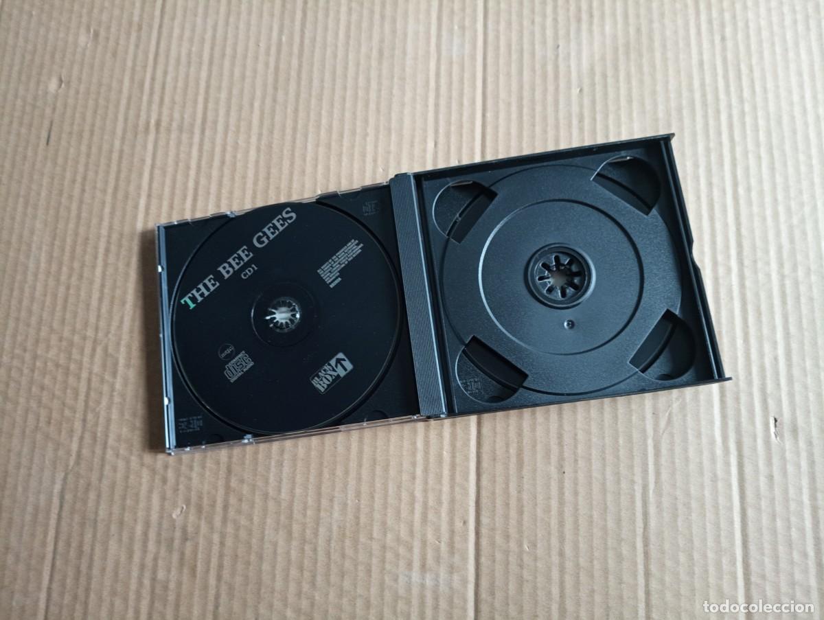 CDs de m&uacute;sica: BEE GEES - SPICKS & SPECKS DOBLE CD BOX 2001 - Foto 2