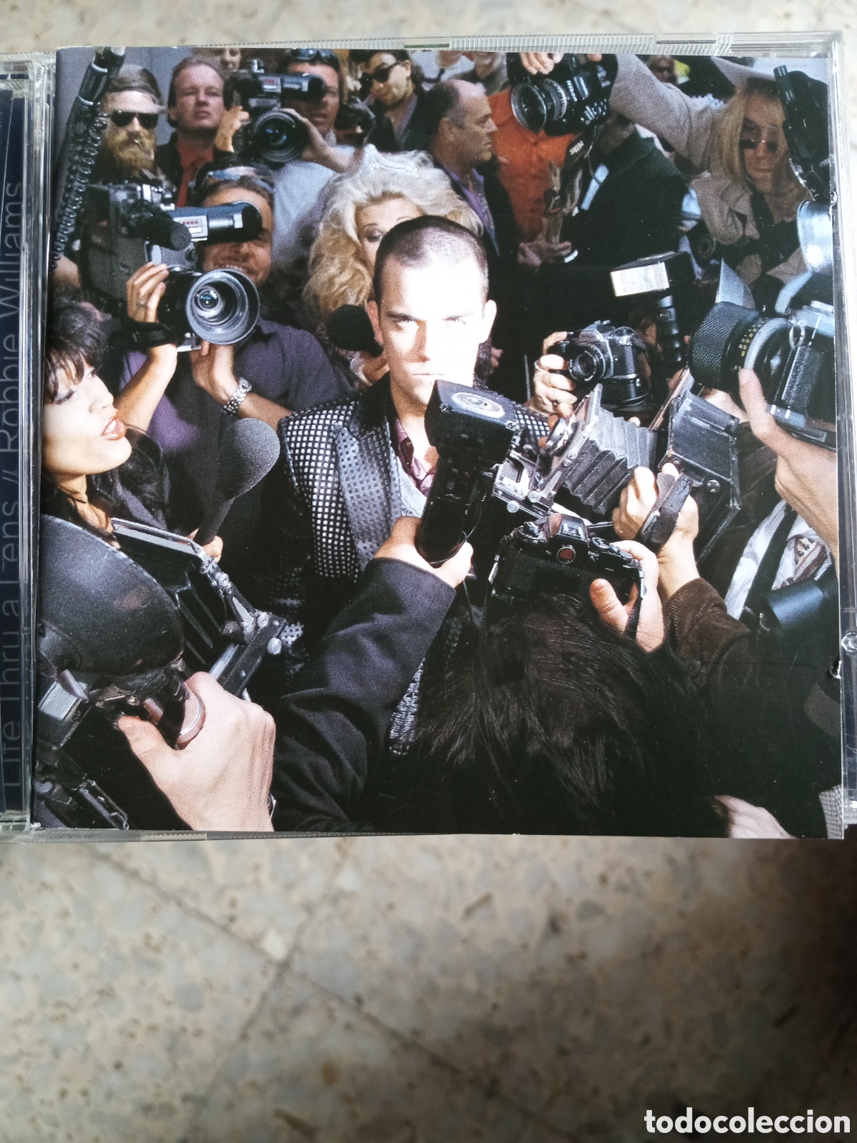 CDs de m&uacute;sica: CD ROBBIE WILLIAMS LIFE THRU A LENS - Foto 1