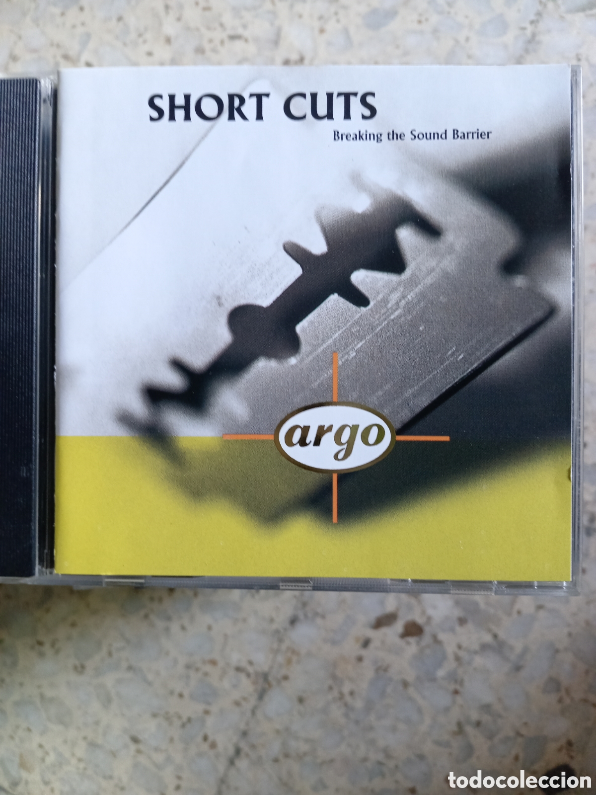 CDs de m&uacute;sica: CD SHORT CUTS BREAKING THE SOUND BARRIER - Foto 1