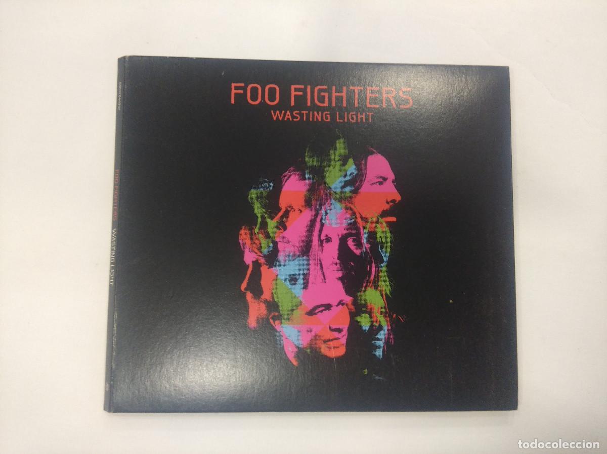 CDs de m&uacute;sica: FOO FIGHTERS/WASTING LIGHT/CD DIGIPACK. - Foto 1