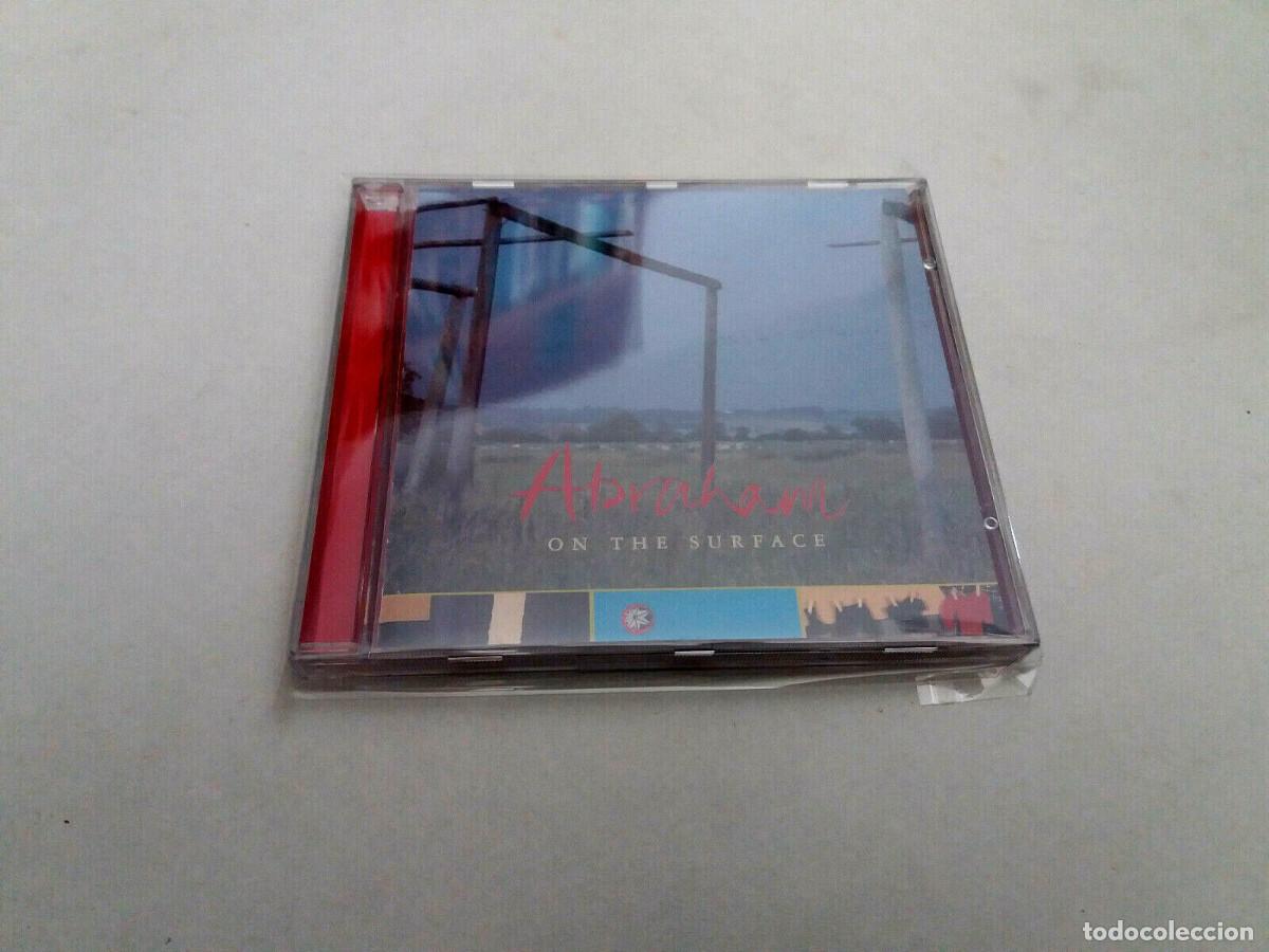 CDs de m&uacute;sica: ABRAHAM &rdquo;ON THE SURFACE&rdquo; CD 8 TRACKS COMO NUEVO - Foto 1