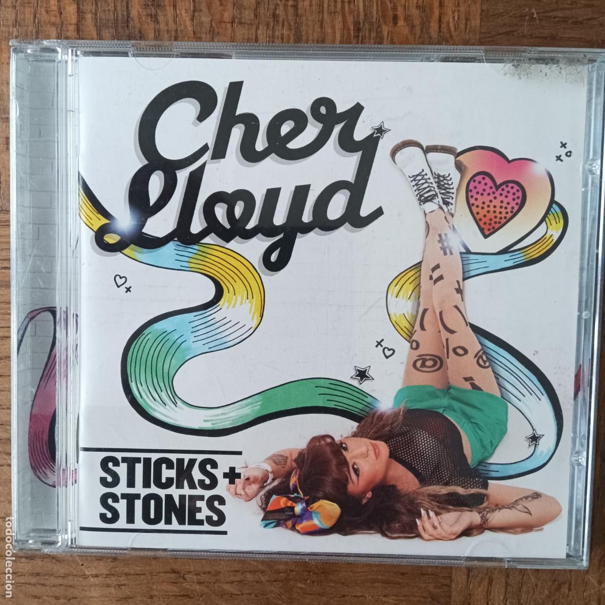 CDs de m&uacute;sica: CHER LLOYD, STICKS + STONES. CD - Foto 1