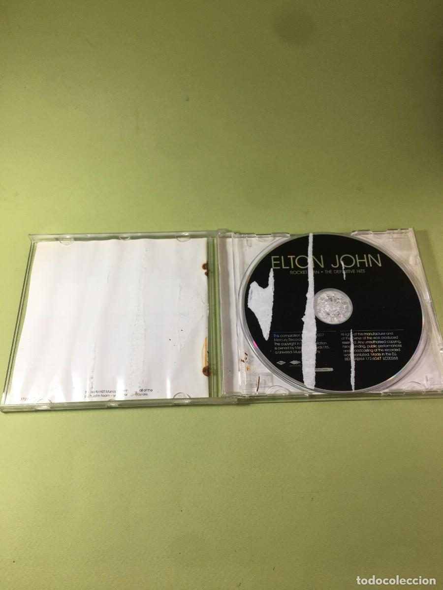 CDs de m&uacute;sica: ELTON JOHN - ROCKET MAN - THE DEFINITIVE HITS - Foto 2