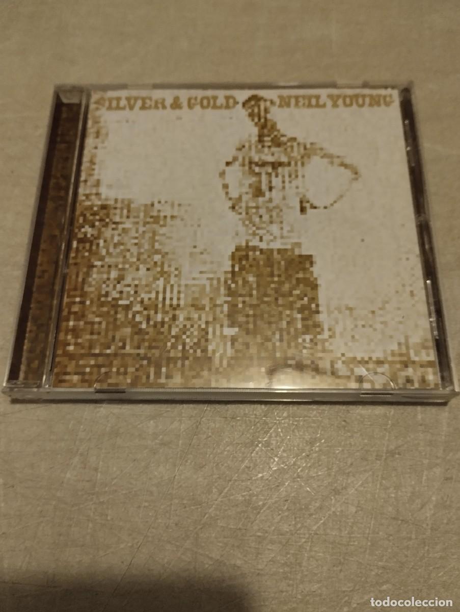 CDs de m&uacute;sica: Neil Young CD Silver & Gold - Foto 1