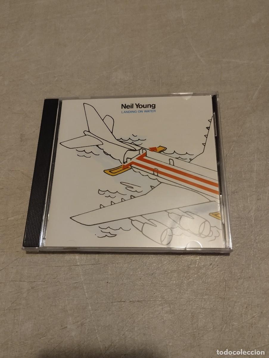 CDs de m&uacute;sica: Neil Young CD Landing On Water - Foto 1