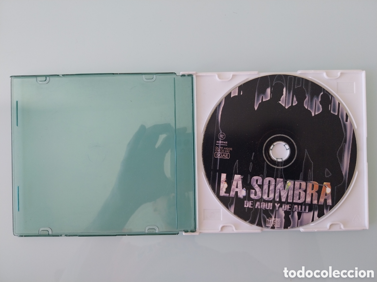 CDs de m&uacute;sica: CD - LA SOMBRA - DE AQU&Iacute; Y DE ALLI - Foto 3