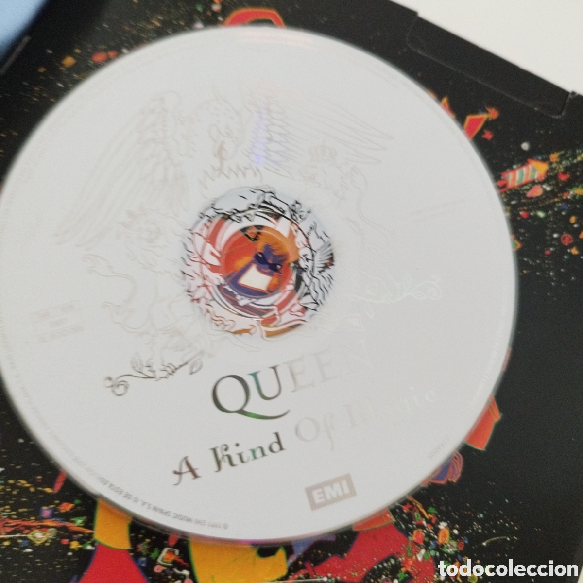 CDs de m&uacute;sica: CD - LIBRO / QUEEN / A KIND OF MAGIC / - Foto 4