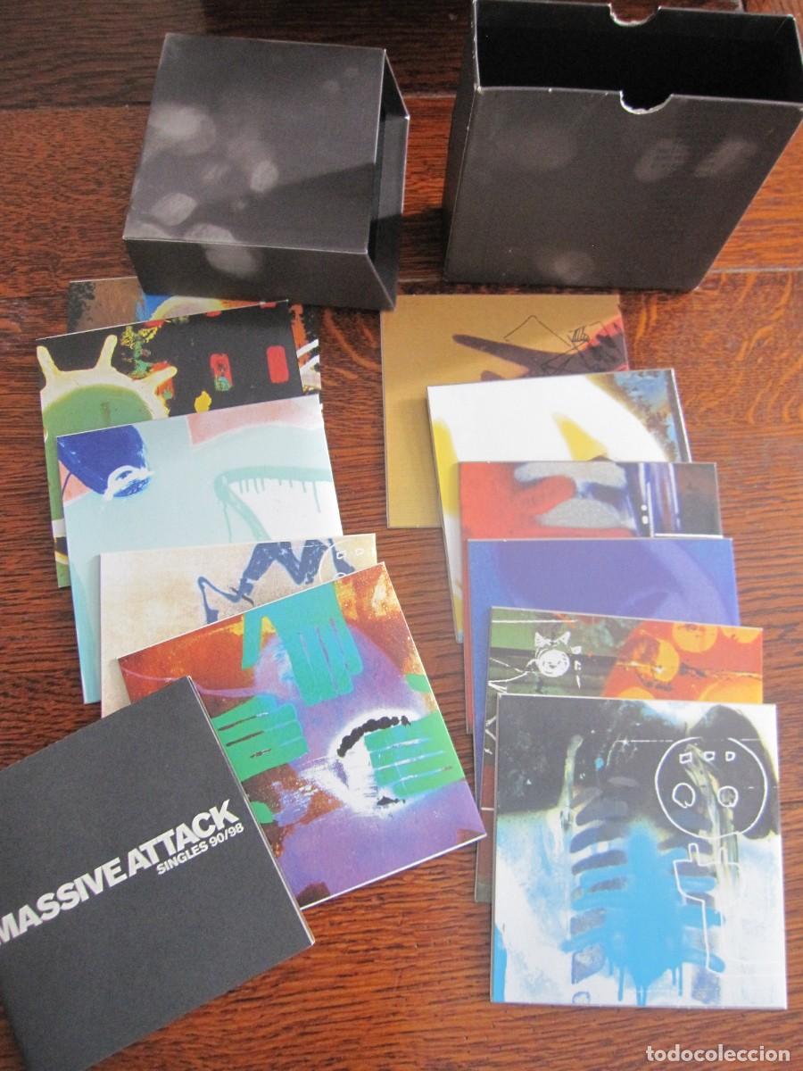 CDs de m&uacute;sica: MASSIVE ATTACK SINGLES 90/98. BOX 11 CD&acute;s - Foto 3