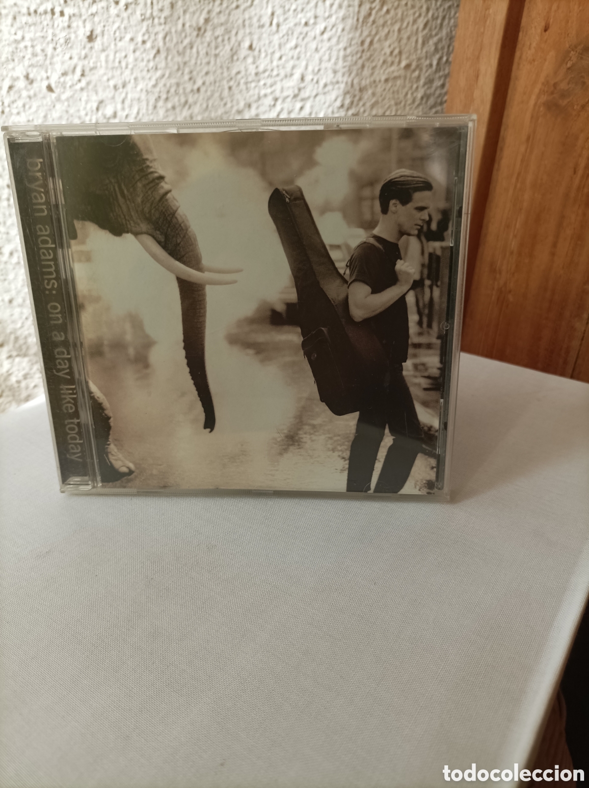 CDs de m&uacute;sica: Bryan Adams. On a day like today. - Foto 1