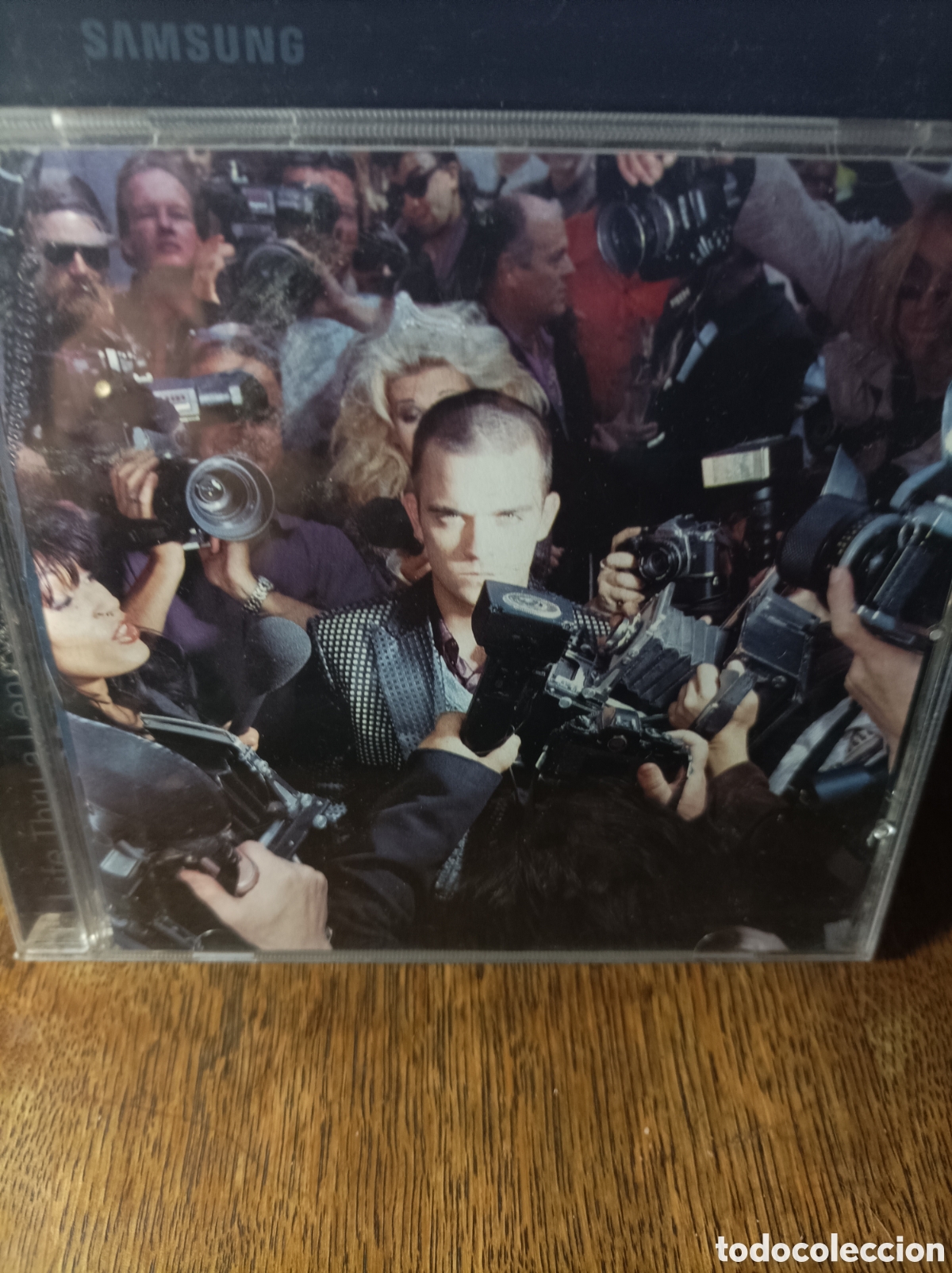 CDs de m&uacute;sica: Robbie Williams. Life thru a lens. Cd - Foto 1