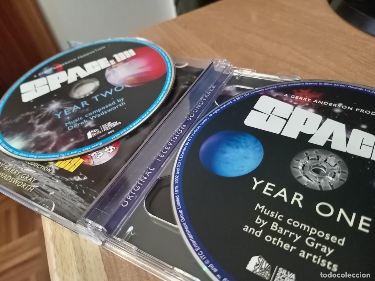 CDs de m&uacute;sica: CD SOUNDTRACK: SPACE 1999 - 2 CDS - Foto 2