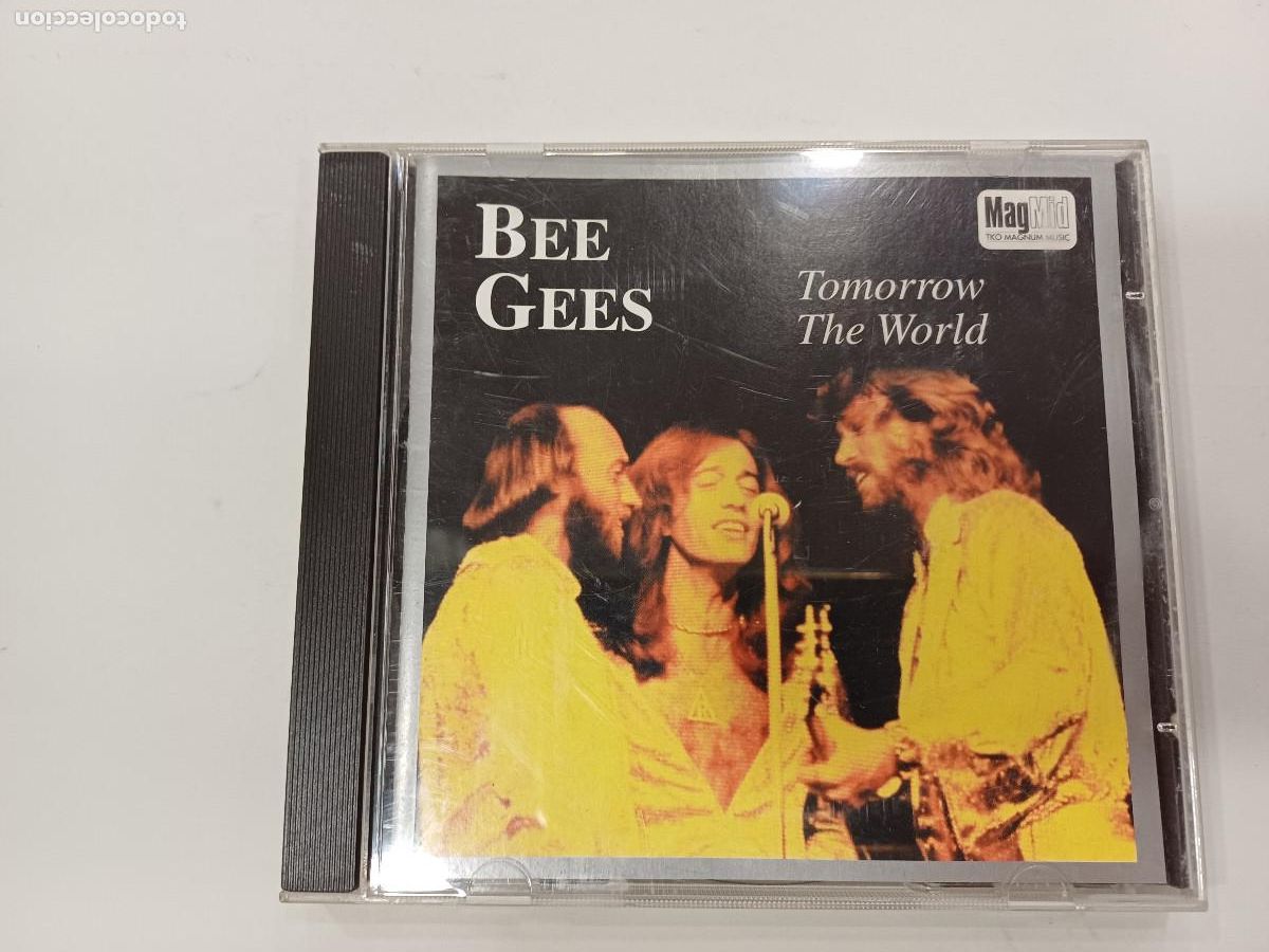 CDs de m&uacute;sica: BEE GEES/TOMORROW THE WORLD/CD. - Foto 1