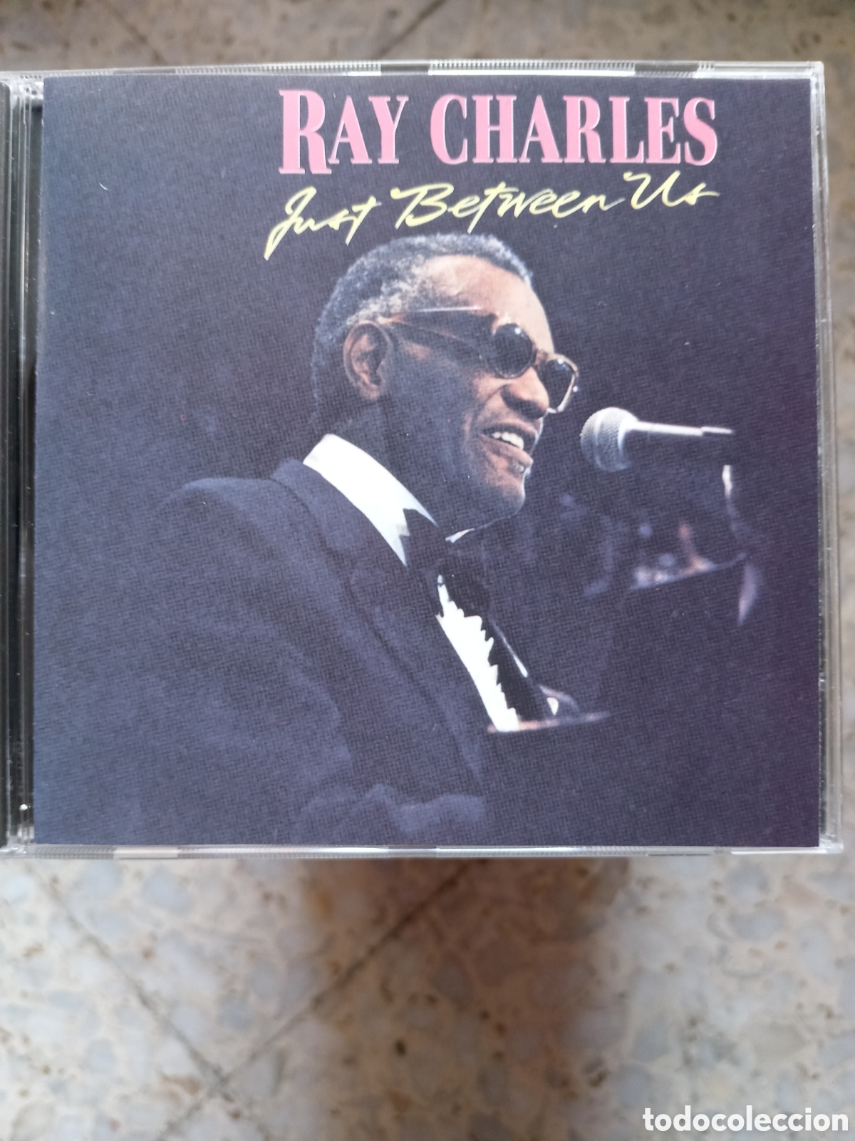 CDs de m&uacute;sica: CD RAY CHARLES JUST BETWEEN US 1988 - Foto 1