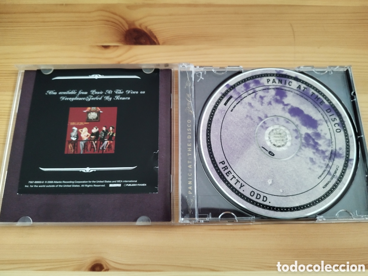 CDs de m&uacute;sica: CD Panic at the disco- Pretty odd - Foto 2