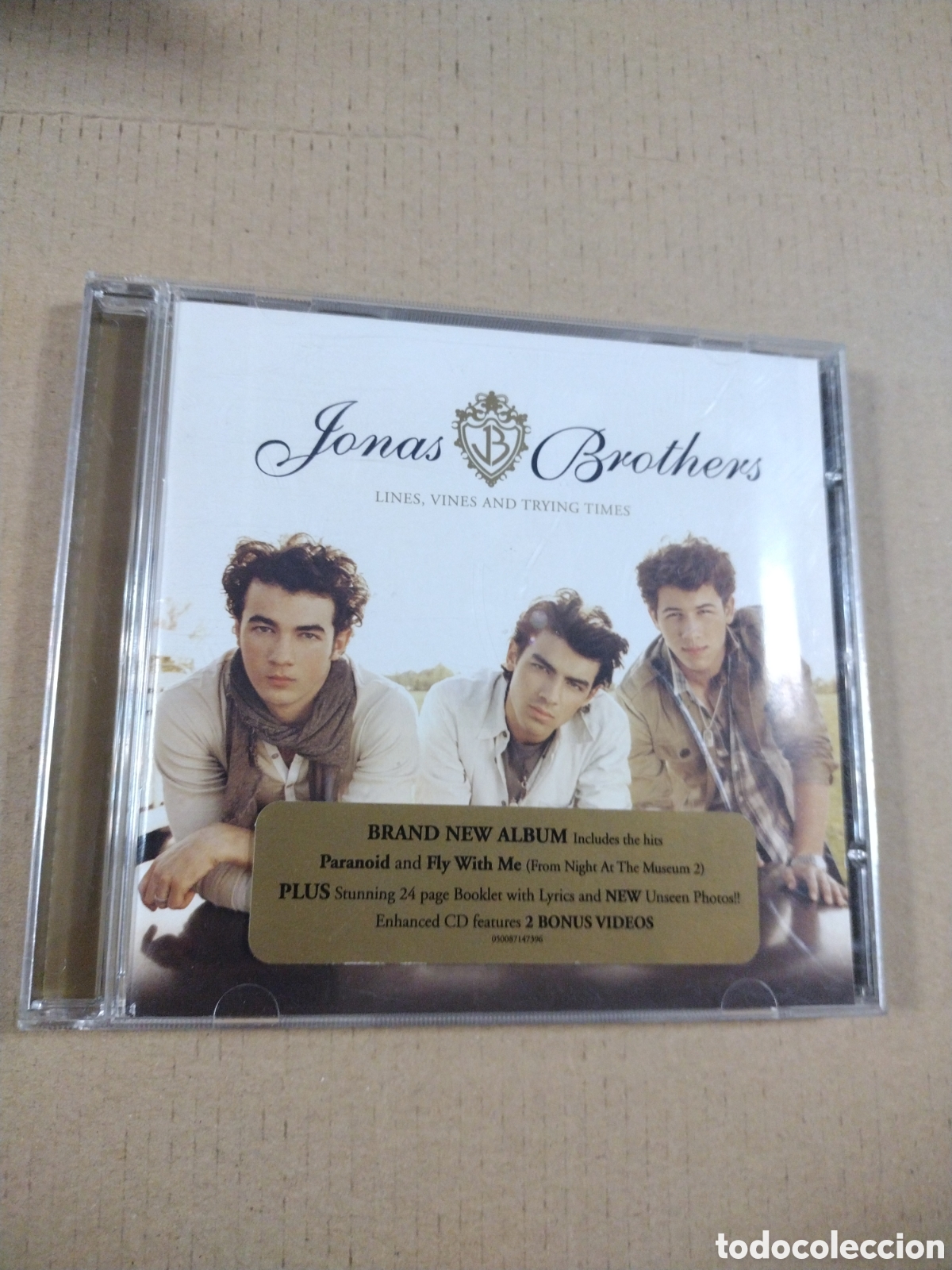 CDs de m&uacute;sica: JONAS BROTHERS. LINES VINES AND TRYING. CD - Foto 1
