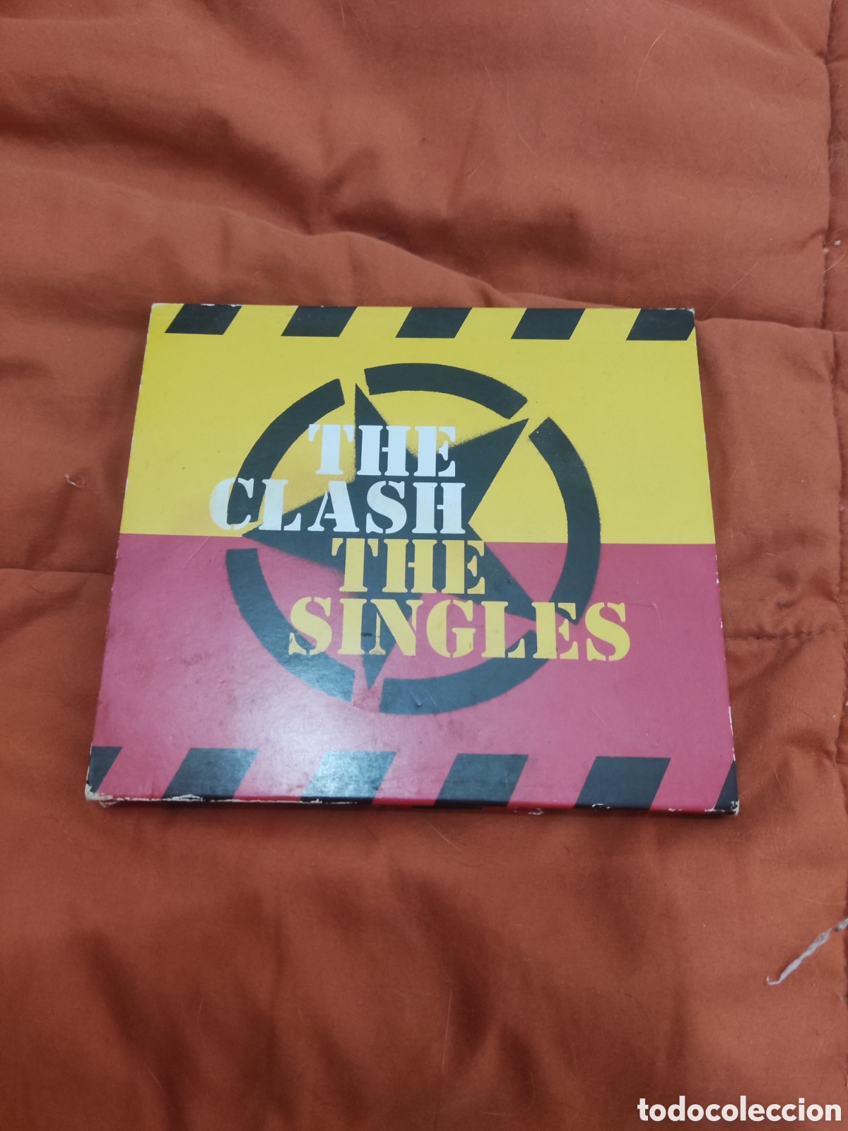 CDs de m&uacute;sica: THE CLASH CD THE SINGLES - Foto 1