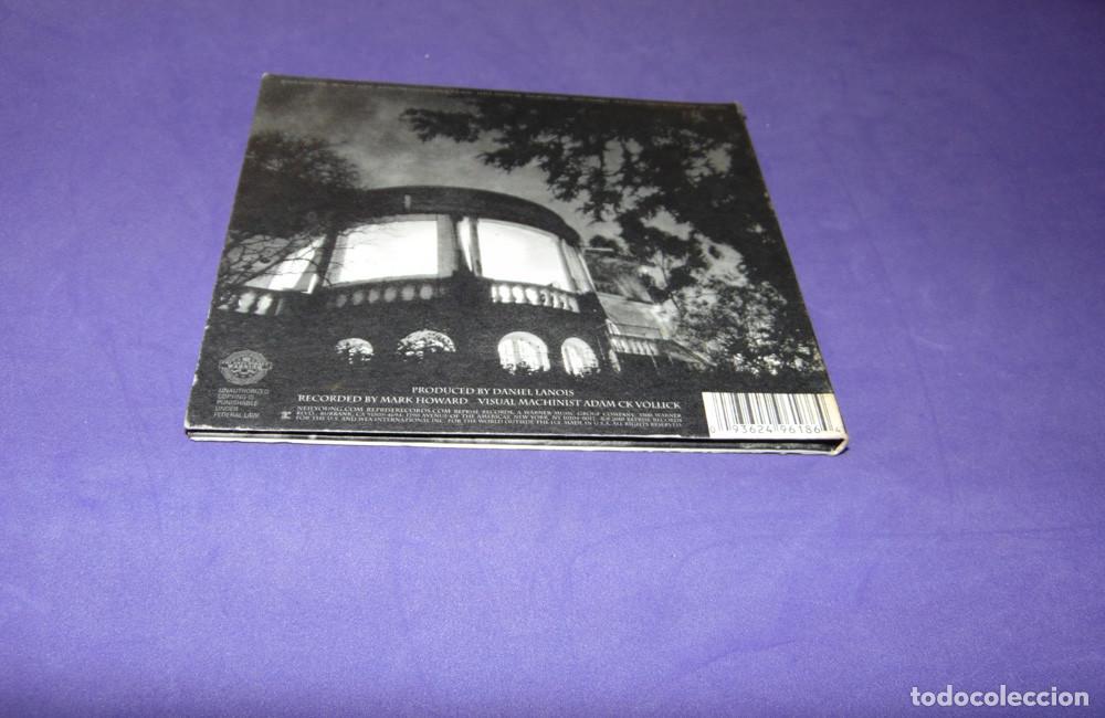 CDs de m&uacute;sica: NEIL YOUNG &ndash; Le Noise - CD 2010 - Foto 2