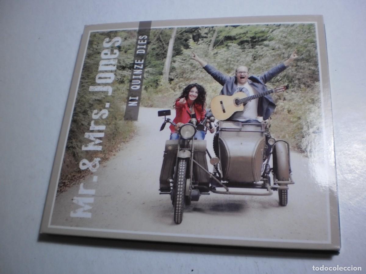 CDs de m&uacute;sica: cd mr & mrs jones. ni quinze dies. cat. 12 temes. llibret lletres (seminou)