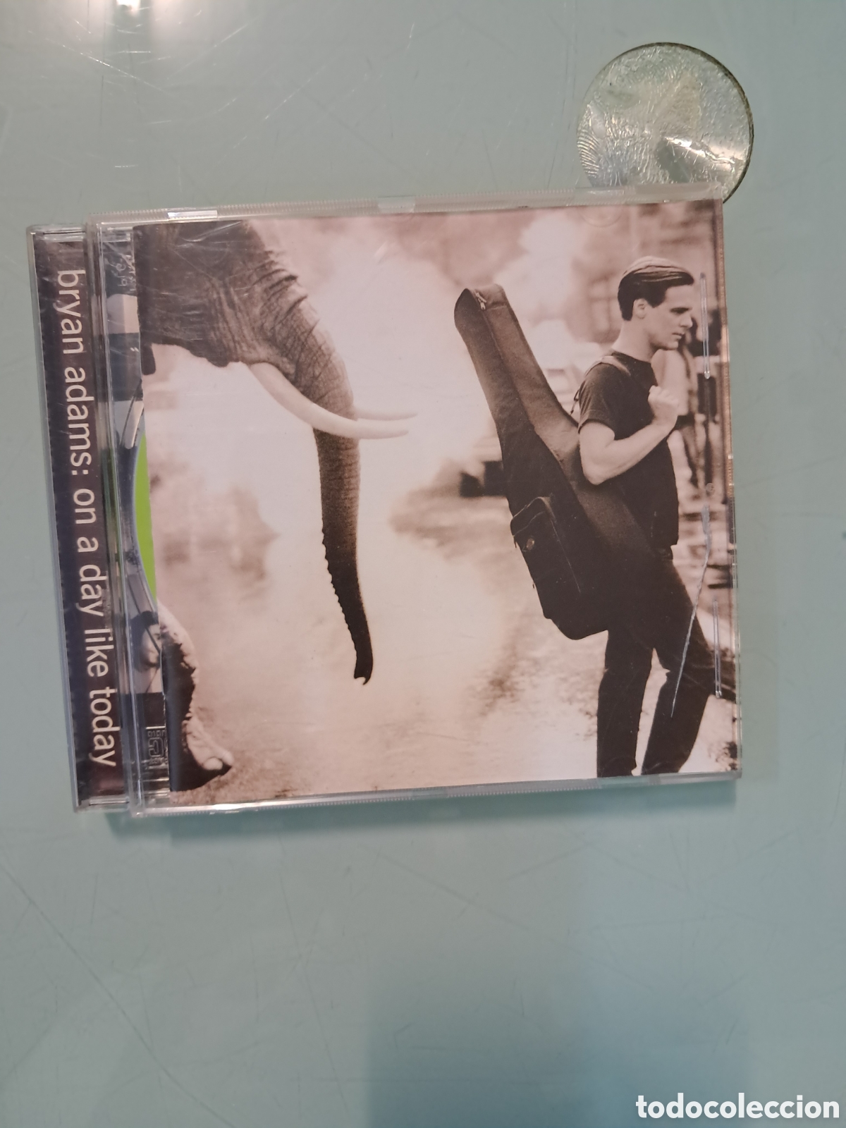 CDs de m&uacute;sica: Bryan Adams ;on a daytime today - Foto 1