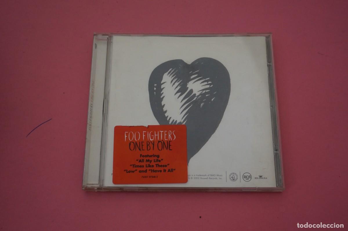 CDs de m&uacute;sica: CD - FOO FIGHTERS - ONE BY ONE - DISCO EN ESTADO EXCELENTE - Foto 1