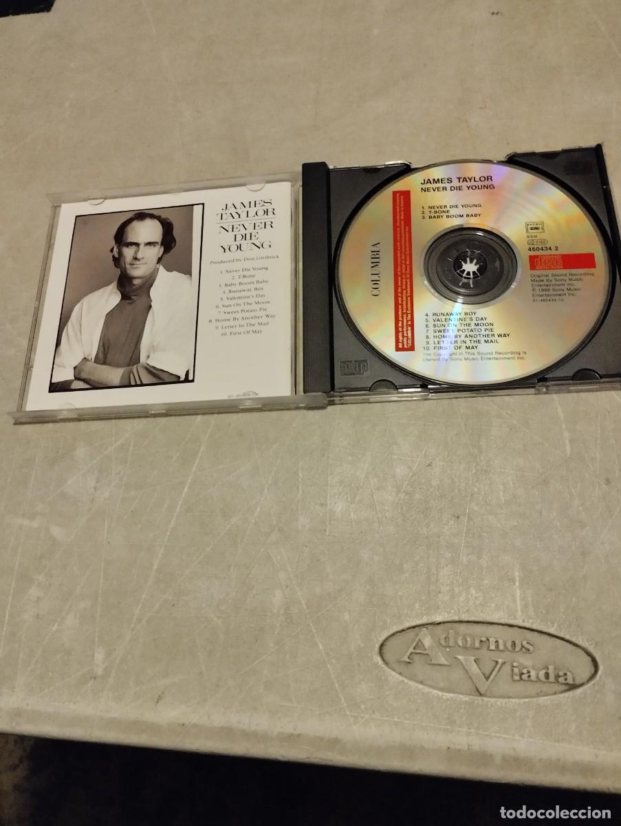 CDs de m&uacute;sica: JAMES TAYLOR CD NEVER DIE YOUNG - Foto 2