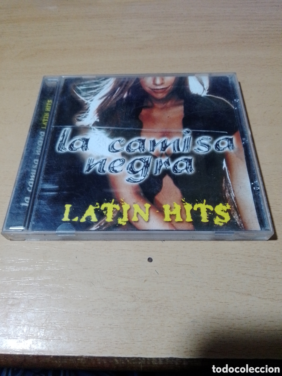 CDs de m&uacute;sica: CD La Camisa Negra Latin Hits - Foto 1