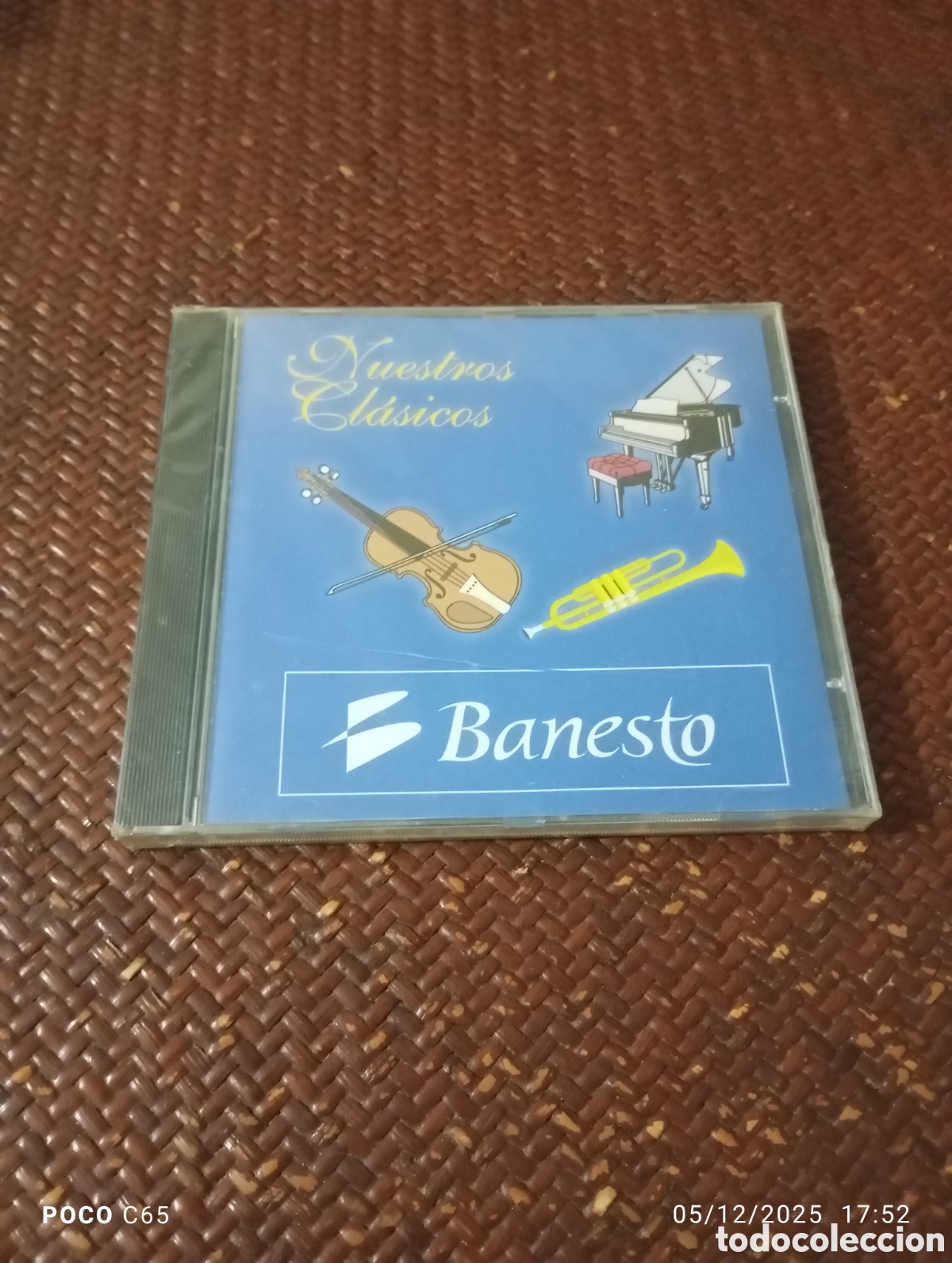 Music CDs: Nuestros cl&aacute;sicos car&aacute;tula no perfecta