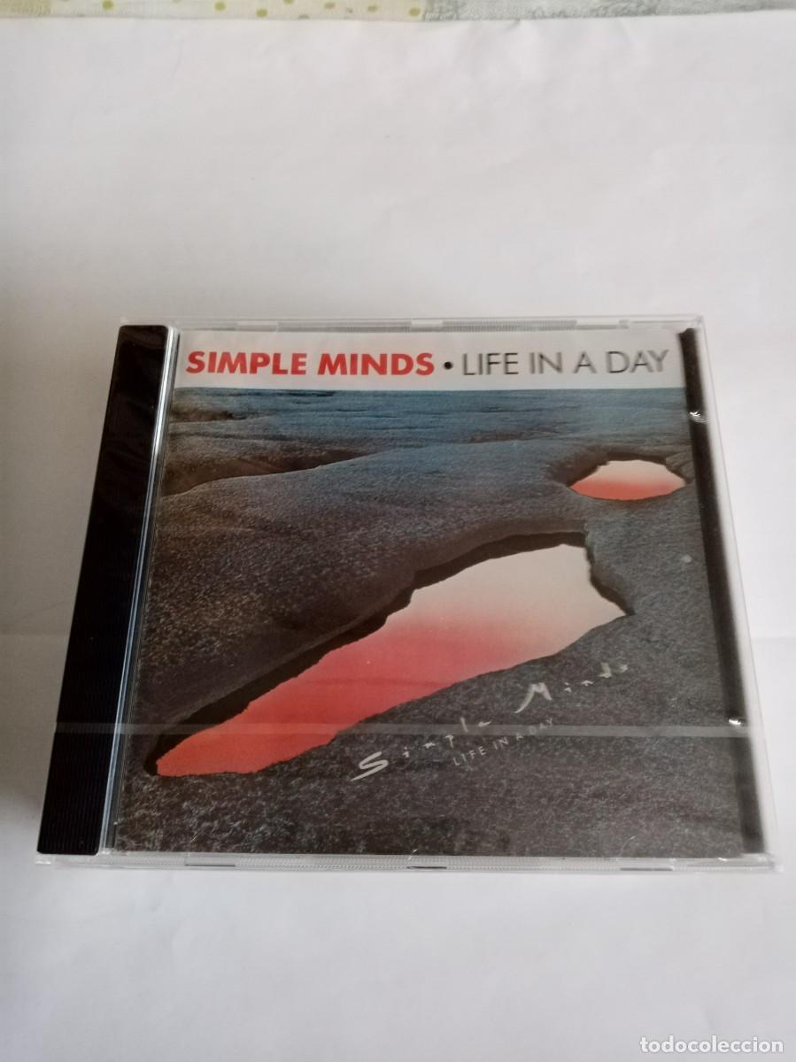 CDs de m&uacute;sica: LIFE IN A DAY . Simple Minds - Foto 1