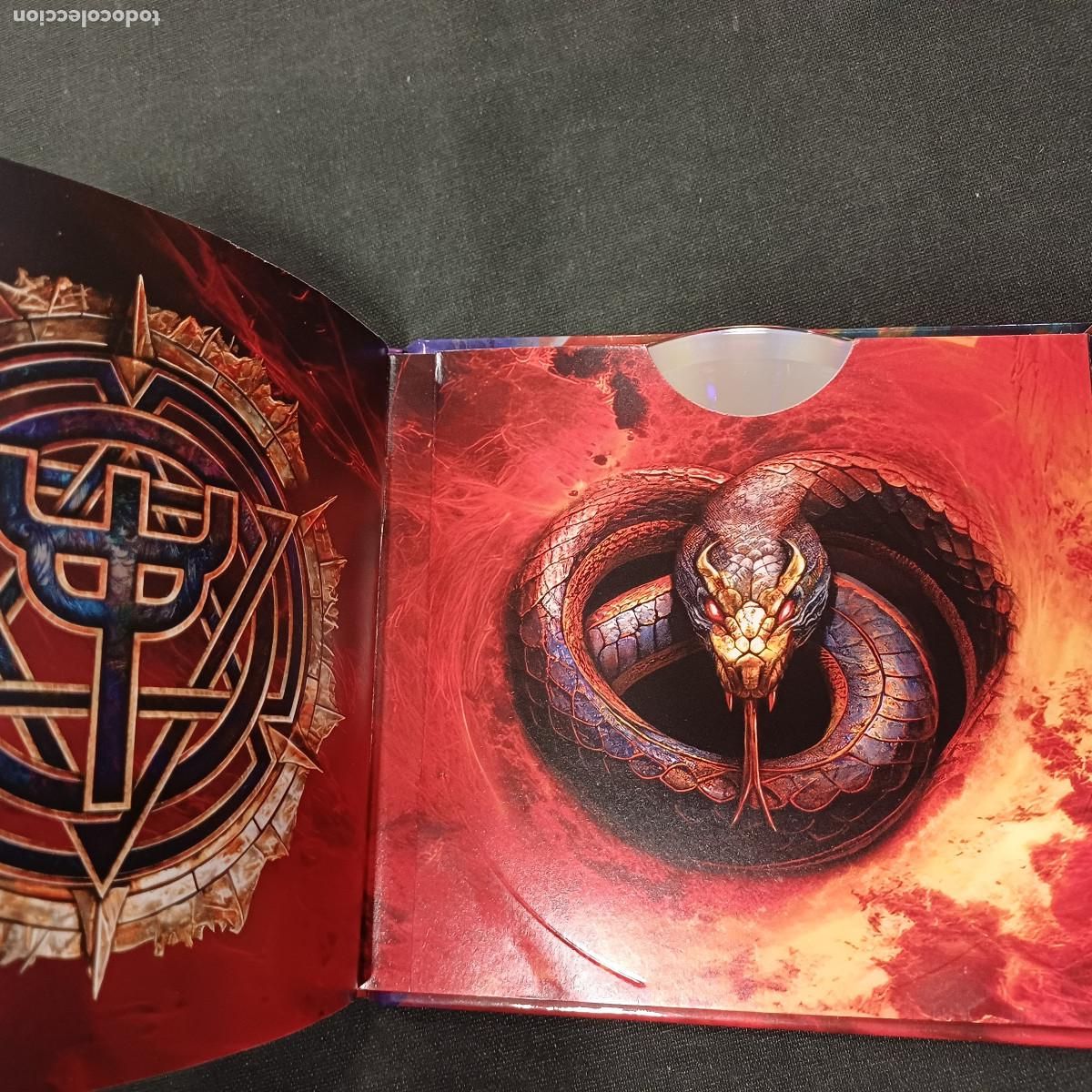 CDs de m&uacute;sica: JUDAS PRIEST/INVINCIBLE SHIELD/CD METAL LIBRO DIGIPACK. - Foto 3