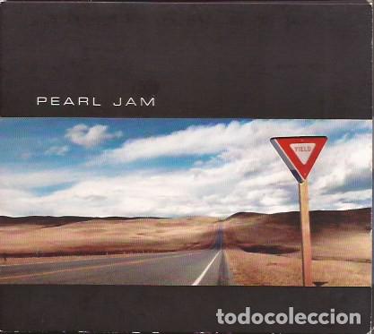 CDs de m&uacute;sica: CD PEARL JAM YIELD + LIBRETO - Foto 1