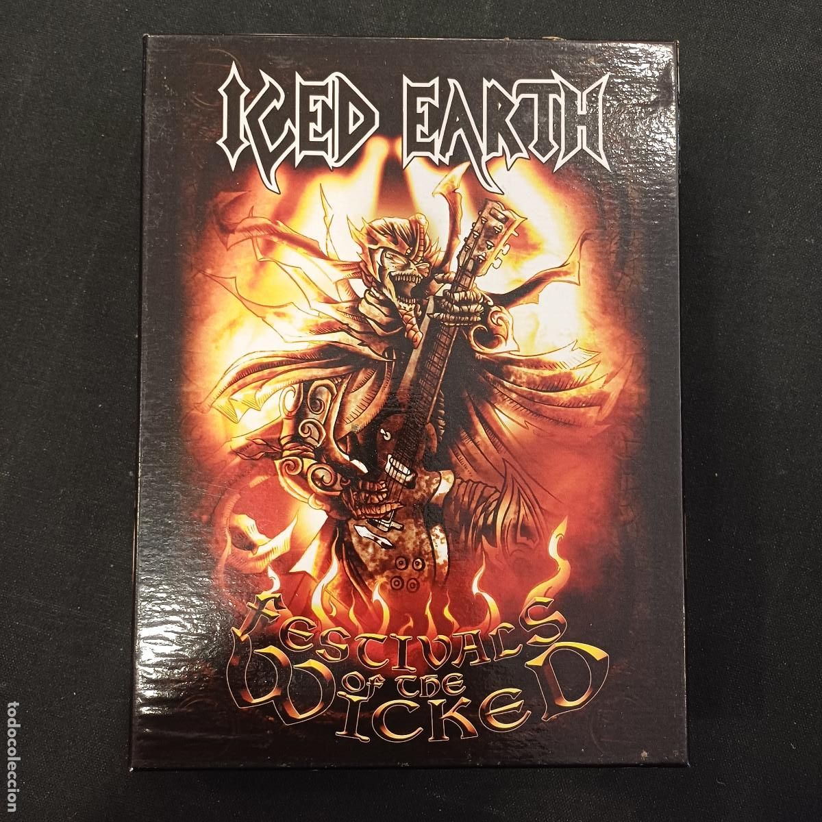 CDs de M&uacute;sica: ICED EARTH/FESTIVALS OF THE WICKED/BOX SET DELUXE EDITION LIMITED/CD+2 DVD+LIBRETO+BANDERA/METAL.