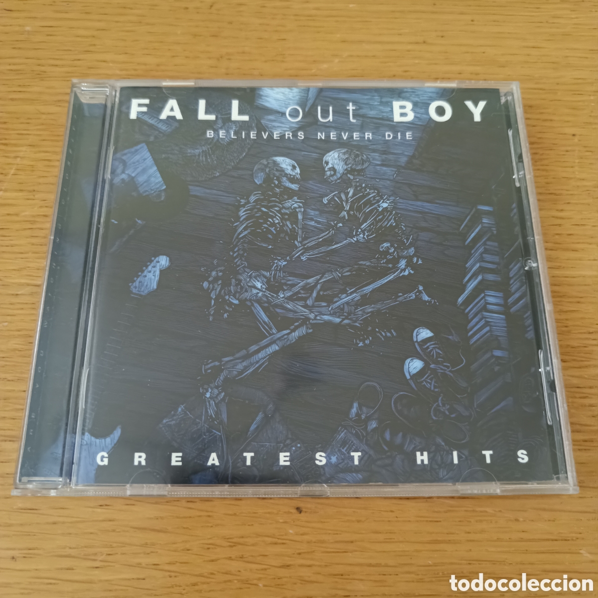CDs de M&uacute;sica: Fall Out Boy CD Believers Never Die Greatest Hits