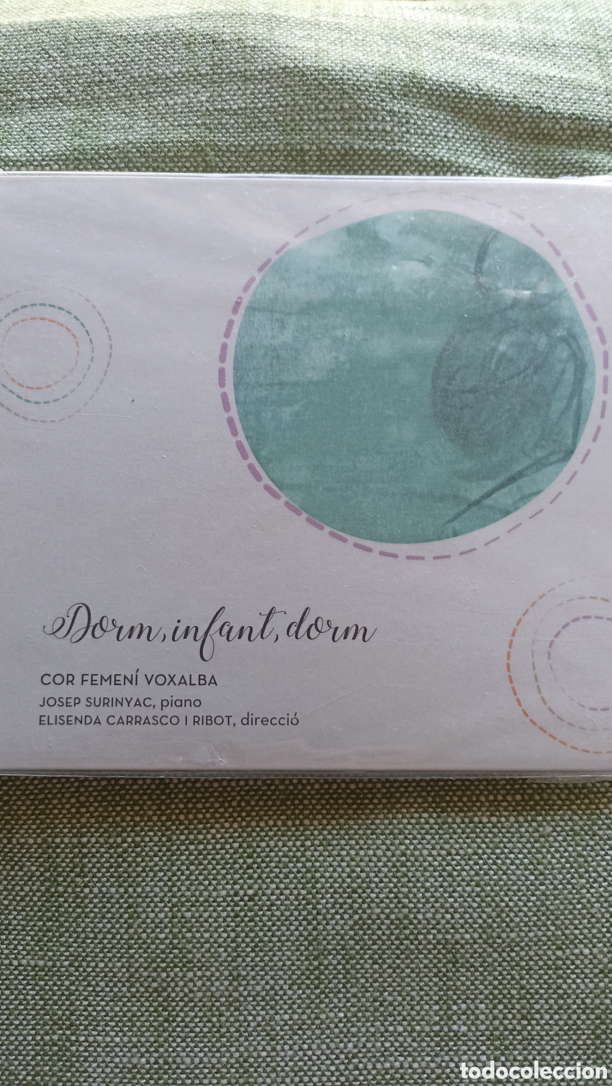 CDs de M&uacute;sica: &rdquo;Dorm, infant, dorm&rdquo;, interpretado por el Cor Femen&iacute; Voxalba, bajo la direcci&oacute;n de Elisenda Carrasco