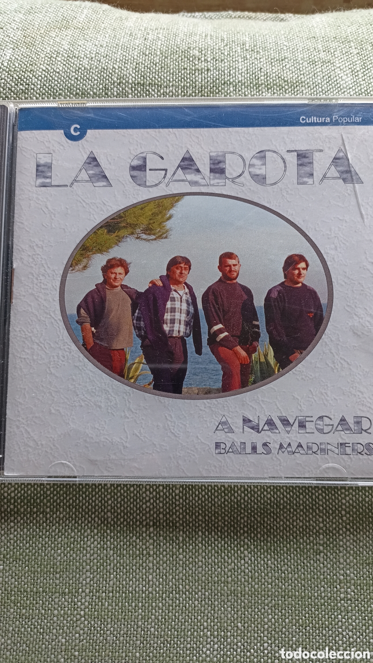 CDs de M&uacute;sica: CD de La Garota, titulado &rdquo;A Navegar (Balls Mariners)&rdquo;.