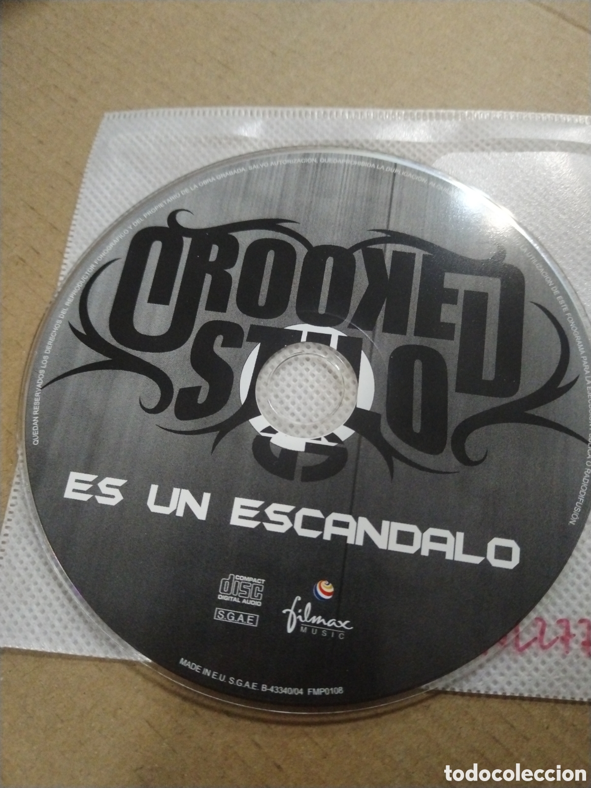 CD de M&uacute;sica: CROOKED STILO (ES UN ESCANDALO). CD **