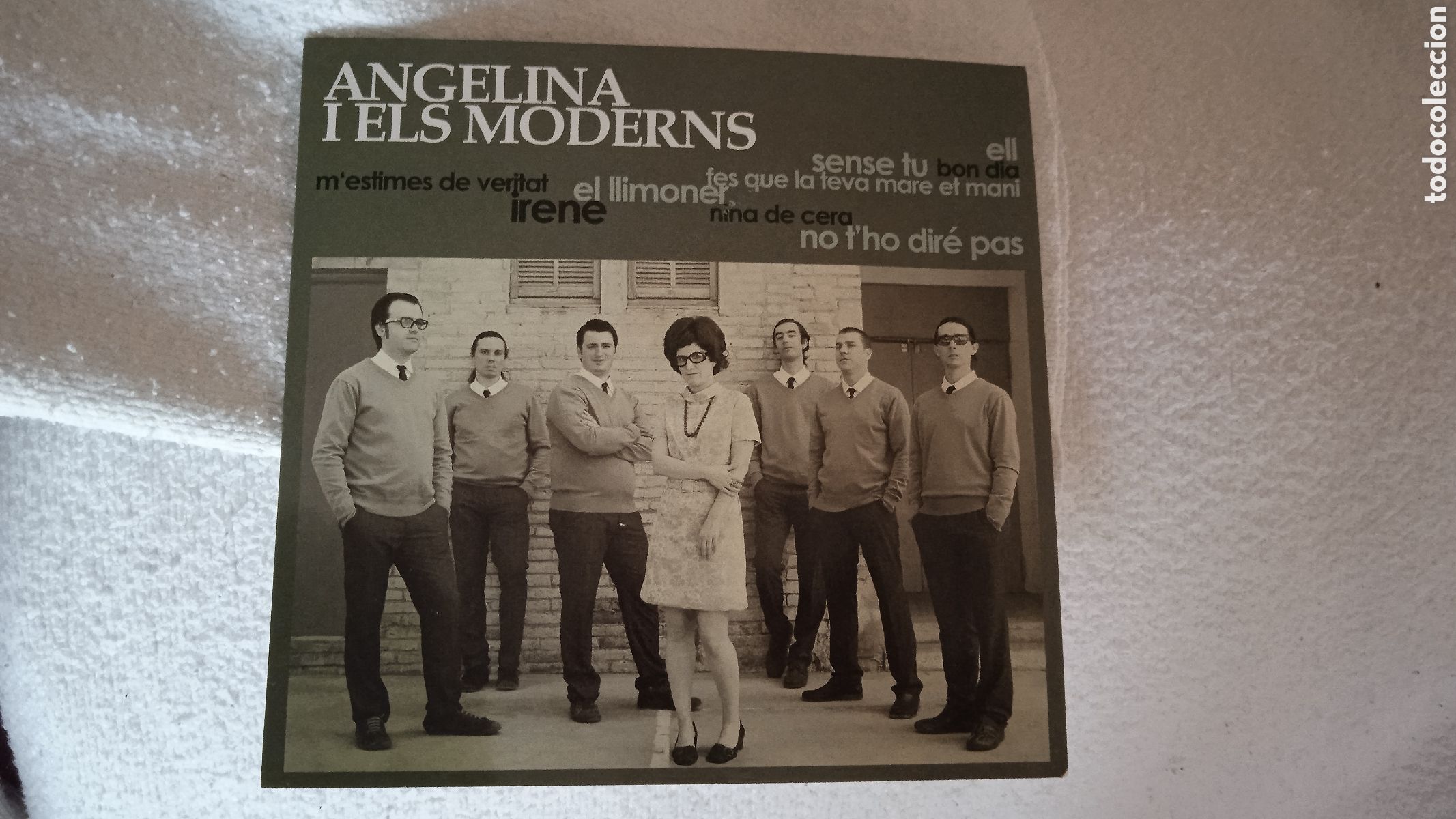 CDs de M&uacute;sica: Angelina i els Moderns &ndash; Irene Monroig + CD Original | Libro en catal&aacute;n | Buen estado Descripci&oacute;n co