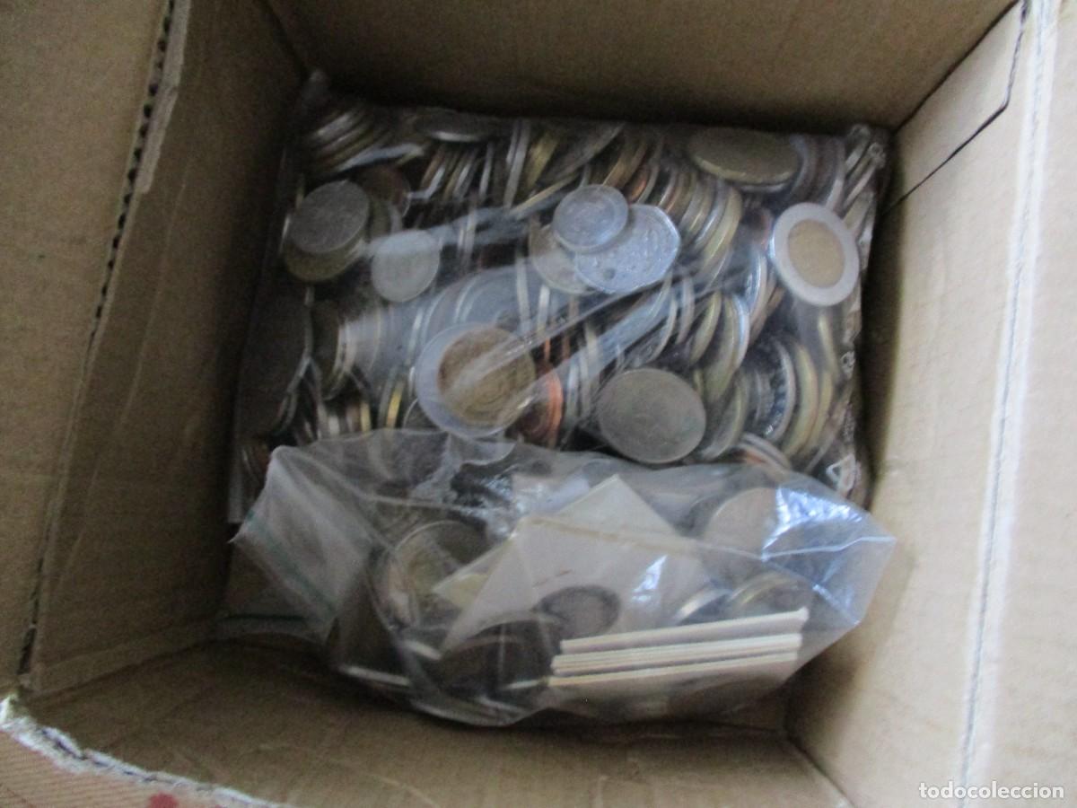 CDs de M&uacute;sica: M&aacute;s de 2,5 kilos de monedas mundiales