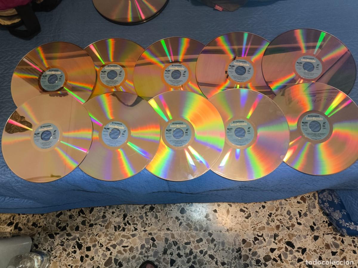 CDs de m&uacute;sica: Lote 17 LaserDiscs Pioneer LaserKaraoke. Vol&uacute;menes E01-MAS, E18S y 502. Sin fundas / car&aacute;tulas