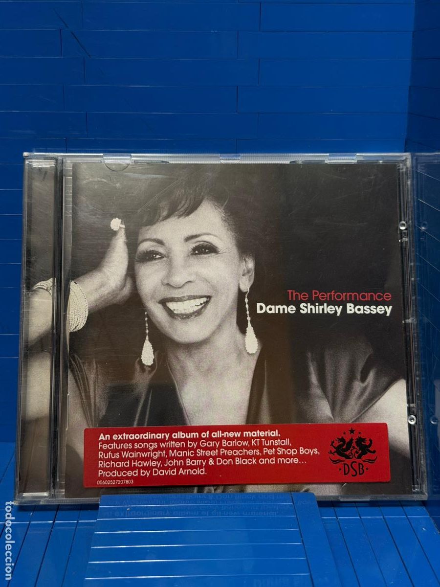 CDs de m&uacute;sica: THE PERFORMANCE &ndash; DAME SHIRLEY BASSEY &ndash; 2009 &ndash; CD - Foto 1
