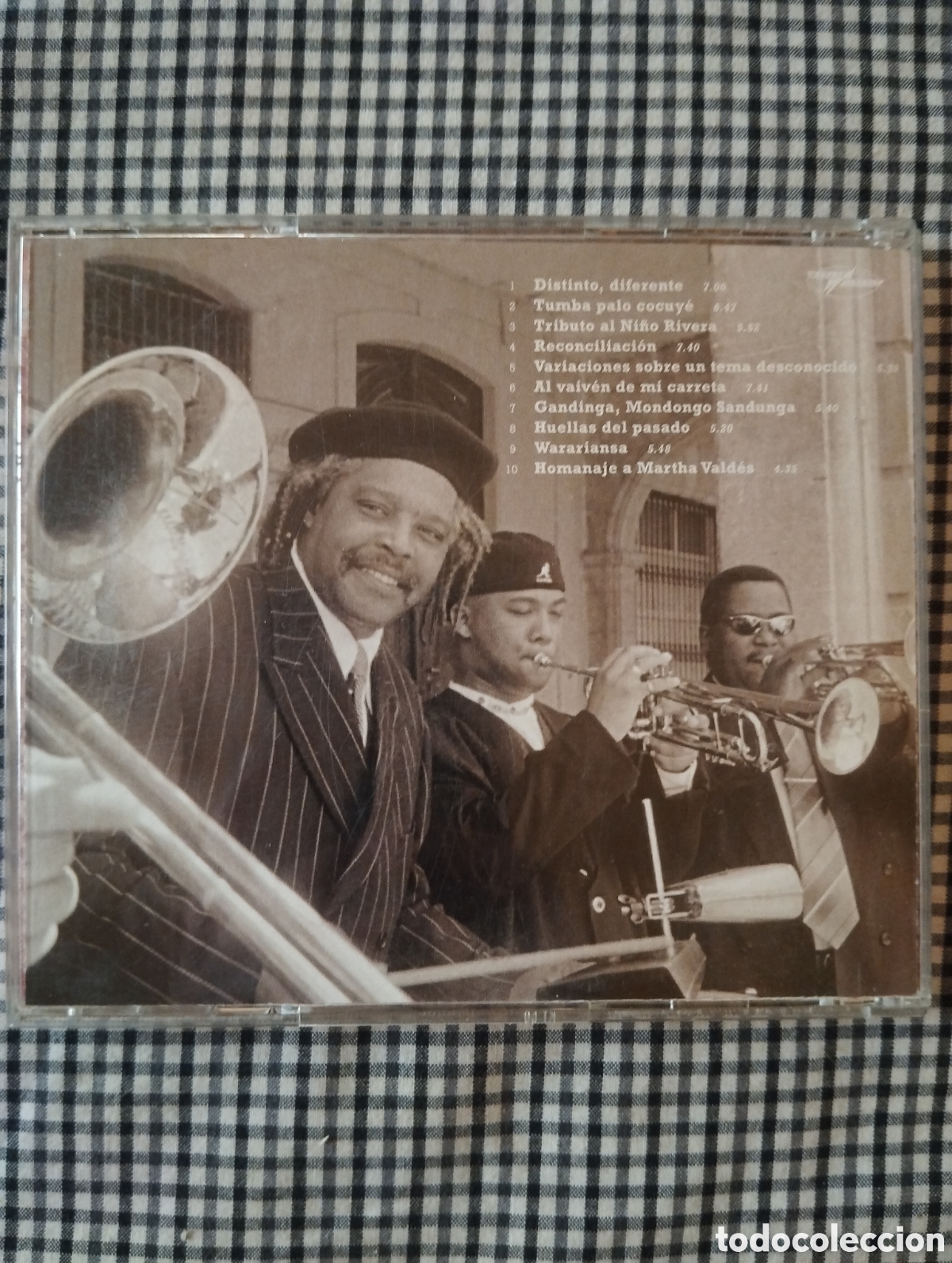 CDs de m&uacute;sica: Juan de Marcos - Distinto, diferente - CD - Foto 3