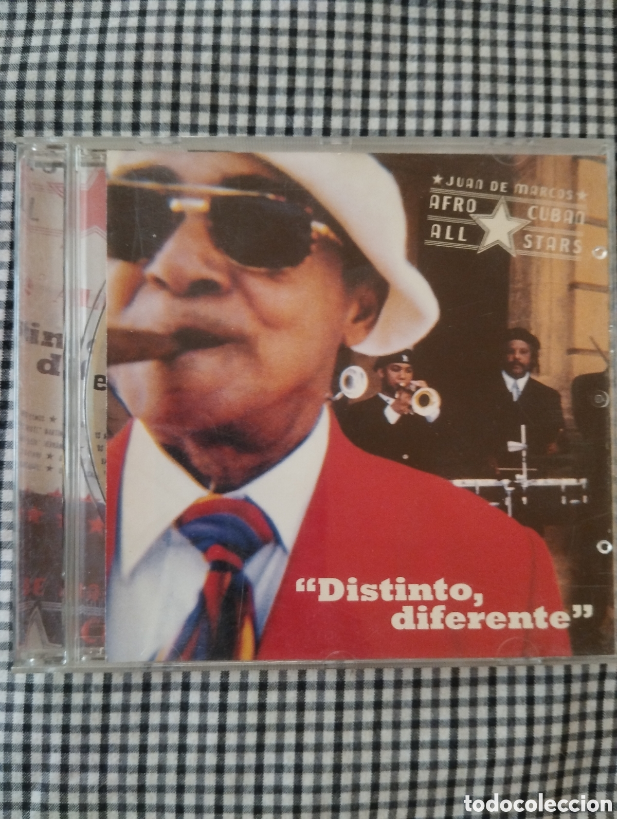 CDs de m&uacute;sica: Juan de Marcos - Distinto, diferente - CD - Foto 2