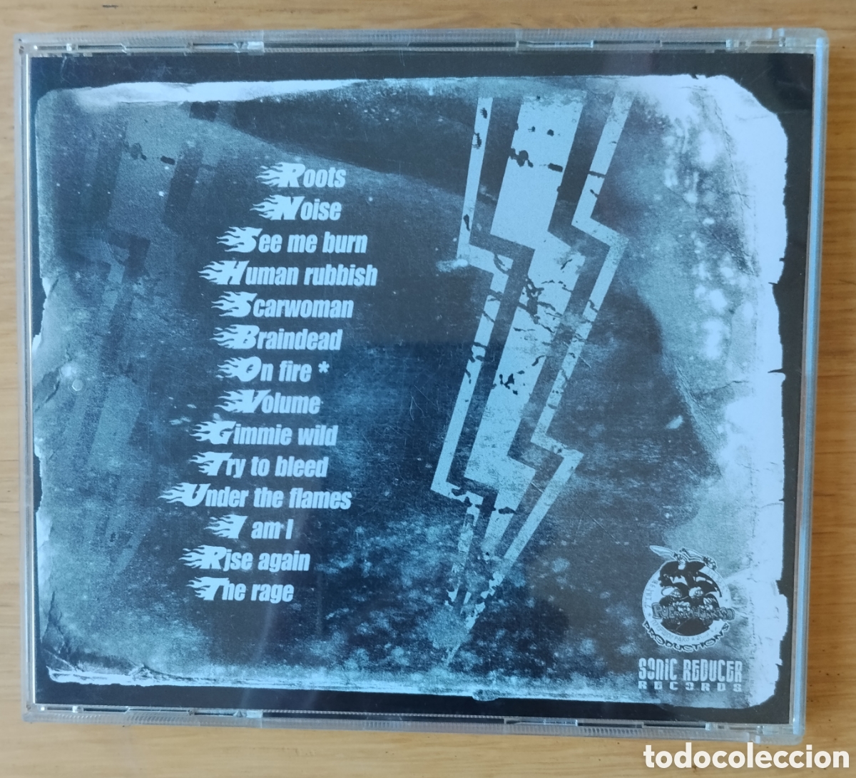 CDs de m&uacute;sica: THE CAPACES : &rdquo;AMPLIFIRED&rdquo; CD 2005 - PUNK - HARDCORE - Foto 2
