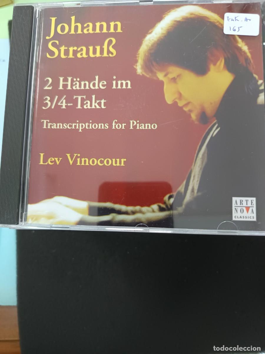 CDs de m&uacute;sica: JOHAN STRAUSS. 2 H&Auml;NDE IM 3/4 TAKT. TRANSCRIPTIONS FOR PIANO. LEV VINOCOUR (PIANO)