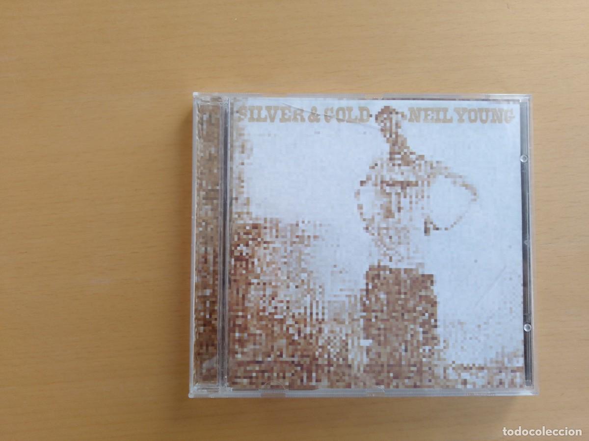 CDs de m&uacute;sica: Neil Young- Silver and gold cd - Foto 1