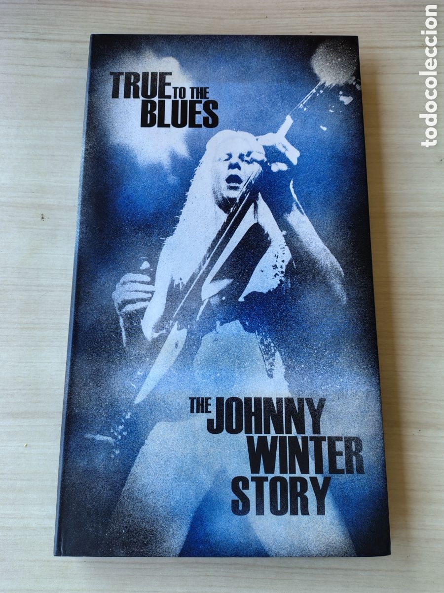 CDs de m&uacute;sica: JOHNNY WINTER True to The Blues The Johnny WINTER Story 4CD BOX LIBRO 50 PGS ( 2014 COLUMBIA EU )