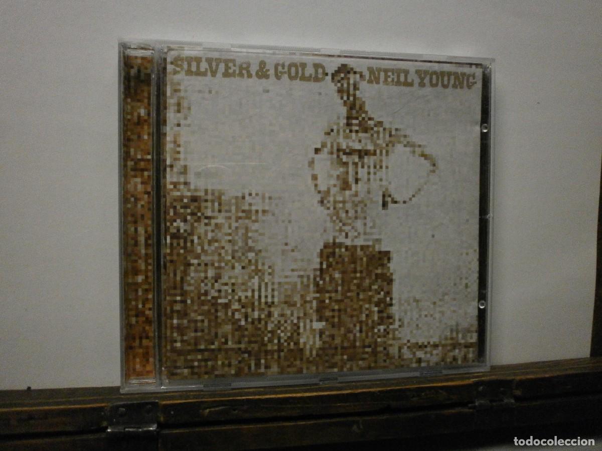 CDs de m&uacute;sica: cd silver & gold neil young buen estado