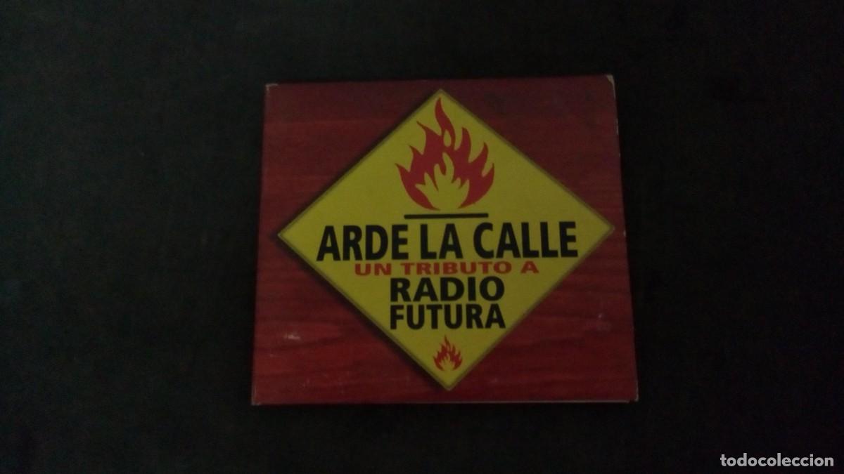 CDs de m&uacute;sica: CD-ARDE LA CALLE UN TRIBUTO A RADIO FUTURA-VARIOS AUTORES (BMG SPAIN 2004)-CONTIENE LIBRETO